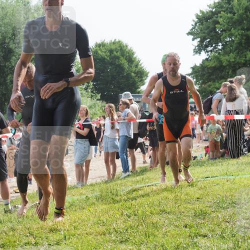 15.06.2025 - 27. Vierlanden-Triathlon KatJ http://msf.ph/oto/8008484 15.06.2025 10:06:52 Schwimmen 367, 386, 388, 396, 423, 441, 457 meine-sportfotos.de
