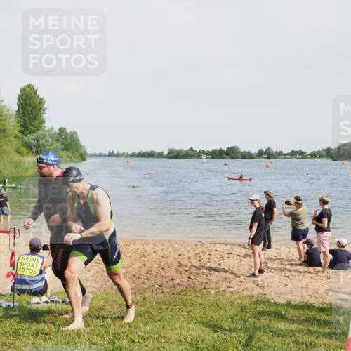 21.06.2025 - 27. Vierlanden-Triathlon MichiJ http://msf.ph/oto/8008487 15.06.2026 10:08:43 Schwimmen 380, 387, 437, 454 meine-sportfotos.de