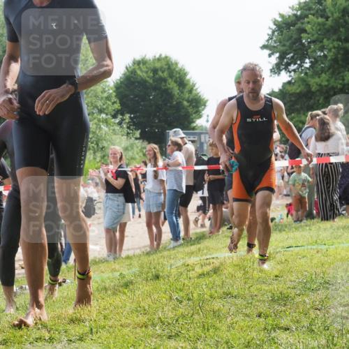 15.06.2025 - 27. Vierlanden-Triathlon KatJ http://msf.ph/oto/8008503 15.06.2025 10:06:52 Schwimmen 367, 386, 388, 396, 423, 441, 457 meine-sportfotos.de