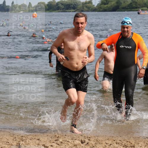 15.06.2025 - 27. Vierlanden-Triathlon Lena Gebhardt http://msf.ph/oto/8008544 15.06.2025 10:06:05 Schwimmen 362, 369, 370, 372, 381, 410, 418, 448, 455, 458 meine-sportfotos.de