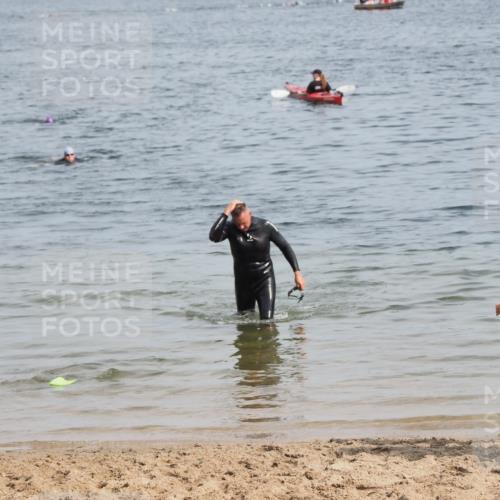 21.06.2025 - 27. Vierlanden-Triathlon MichiJ http://msf.ph/oto/8008548 15.06.2026 10:09:21 Schwimmen  meine-sportfotos.de