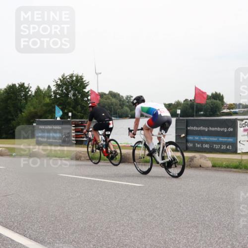15.06.2025 - 27. Vierlanden-Triathlon H.Heesch http://msf.ph/oto/8008550 15.06.2025 10:48:21 Radfahren 22, 34, 93, 139, 393 meine-sportfotos.de