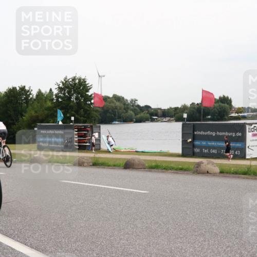 15.06.2025 - 27. Vierlanden-Triathlon H.Heesch http://msf.ph/oto/8008559 15.06.2025 10:48:22 Radfahren 22, 34, 93, 139, 393 meine-sportfotos.de