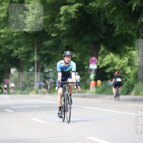 15.06.2025 - 7 Türme Triathlon Yannick Fuchs http://msf.ph/oto/8008580 15.06.2025 13:22:54 Radfahren  meine-sportfotos.de