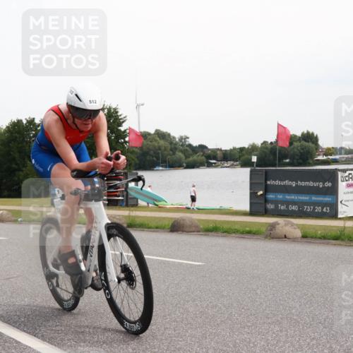 15.06.2025 - 27. Vierlanden-Triathlon H.Heesch http://msf.ph/oto/8008585 15.06.2025 10:48:36 Radfahren 14, 376, 512 meine-sportfotos.de