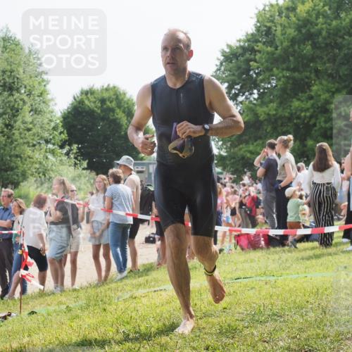 15.06.2025 - 27. Vierlanden-Triathlon KatJ http://msf.ph/oto/8008595 15.06.2025 10:06:56 Schwimmen 131, 367, 386, 388, 396, 423, 429, 441, 457, 467 meine-sportfotos.de