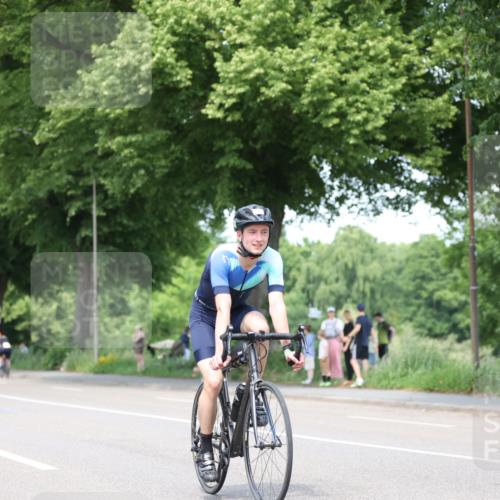 15.06.2025 - 7 Türme Triathlon Yannick Fuchs http://msf.ph/oto/8008606 15.06.2025 13:22:56 Radfahren  meine-sportfotos.de