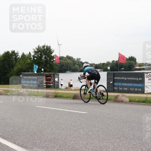 15.06.2025 - 27. Vierlanden-Triathlon H.Heesch http://msf.ph/oto/8008607 15.06.2025 10:48:53 Radfahren 236 meine-sportfotos.de