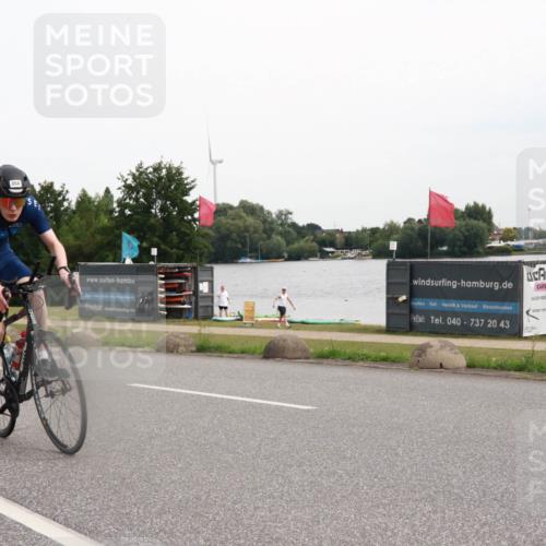 15.06.2025 - 27. Vierlanden-Triathlon H.Heesch http://msf.ph/oto/8008613 15.06.2025 10:48:56 Radfahren 229, 236, 358 meine-sportfotos.de