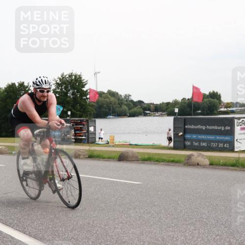 15.06.2025 - 27. Vierlanden-Triathlon H.Heesch http://msf.ph/oto/8008622 15.06.2025 10:49:00 Radfahren 229, 236, 358, 378, 440 meine-sportfotos.de