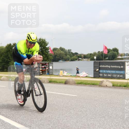 21.06.2025 - 27. Vierlanden-Triathlon H.Heesch http://msf.ph/oto/8008633 15.06.2025 12:17:39 Radfahren 723, 853, 859 meine-sportfotos.de