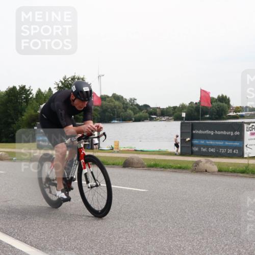 15.06.2025 - 27. Vierlanden-Triathlon H.Heesch http://msf.ph/oto/8008646 15.06.2025 10:49:05 Radfahren 378, 440, 469 meine-sportfotos.de