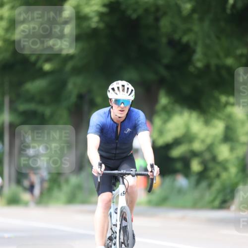 15.06.2025 - 7 Türme Triathlon Yannick Fuchs http://msf.ph/oto/8008650 15.06.2025 13:23:06 Radfahren 1171 meine-sportfotos.de