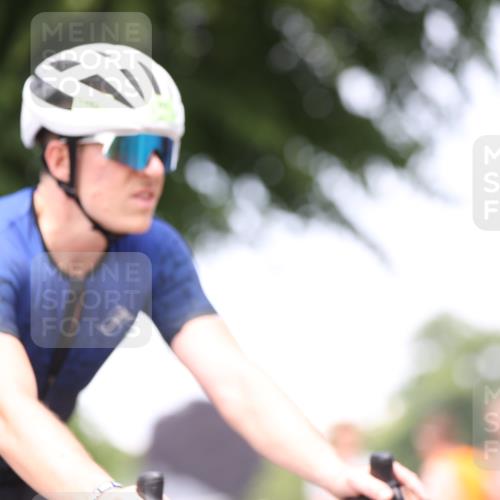 15.06.2025 - 7 Türme Triathlon Yannick Fuchs http://msf.ph/oto/8008683 15.06.2025 13:23:07 Radfahren 594, 1171 meine-sportfotos.de