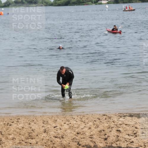 21.06.2025 - 27. Vierlanden-Triathlon MichiJ http://msf.ph/oto/8008710 15.06.2026 10:09:25 Schwimmen  meine-sportfotos.de