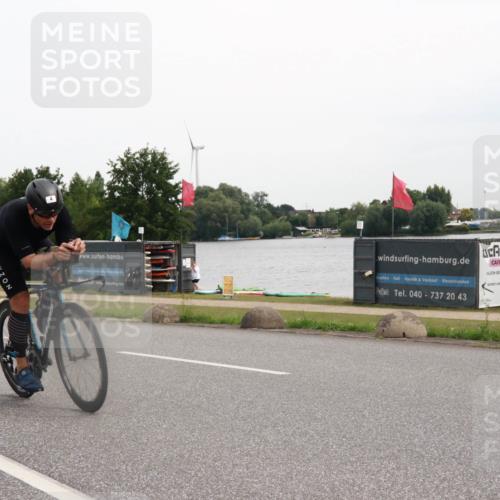 15.06.2025 - 27. Vierlanden-Triathlon H.Heesch http://msf.ph/oto/8008711 15.06.2025 10:49:42 Radfahren 4, 407 meine-sportfotos.de