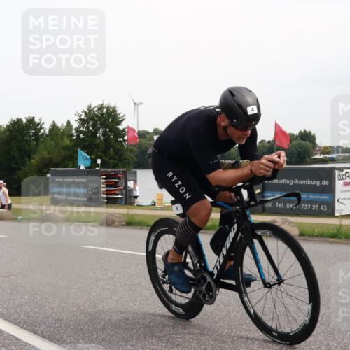 15.06.2025 - 27. Vierlanden-Triathlon H.Heesch http://msf.ph/oto/8008716 15.06.2025 10:49:42 Radfahren 4, 407 meine-sportfotos.de