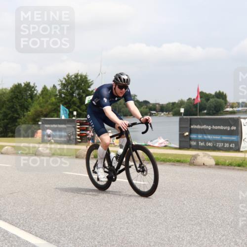 21.06.2025 - 27. Vierlanden-Triathlon H.Heesch http://msf.ph/oto/8008728 15.06.2025 12:19:36 Radfahren 637, 646, 947 meine-sportfotos.de
