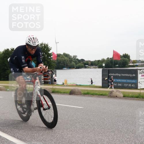 15.06.2025 - 27. Vierlanden-Triathlon H.Heesch http://msf.ph/oto/8008729 15.06.2025 10:49:49 Radfahren 367, 613 meine-sportfotos.de