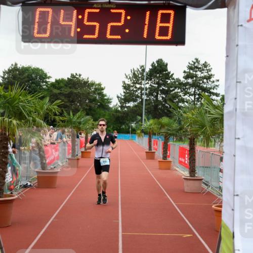 15.06.2025 - 7 Türme Triathlon Michael Strokosch http://msf.ph/oto/8008754 15.06.2025 14:52:18 Ziel 453 meine-sportfotos.de
