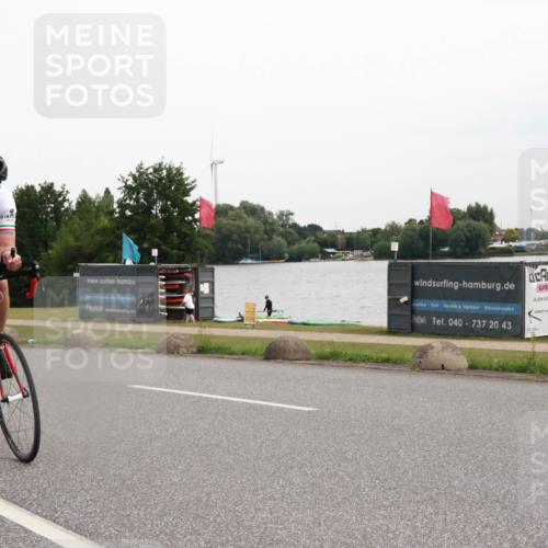15.06.2025 - 27. Vierlanden-Triathlon H.Heesch http://msf.ph/oto/8008756 15.06.2025 10:49:58 Radfahren 232, 250, 394, 423 meine-sportfotos.de