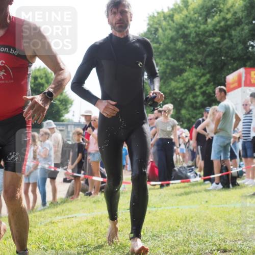 15.06.2025 - 27. Vierlanden-Triathlon KatJ http://msf.ph/oto/8008775 15.06.2025 10:07:05 Schwimmen 131, 376, 429, 462, 467 meine-sportfotos.de