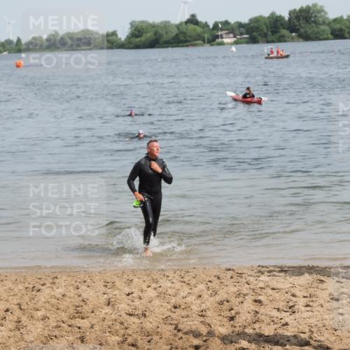 21.06.2025 - 27. Vierlanden-Triathlon MichiJ http://msf.ph/oto/8008777 15.06.2026 10:09:26 Schwimmen  meine-sportfotos.de