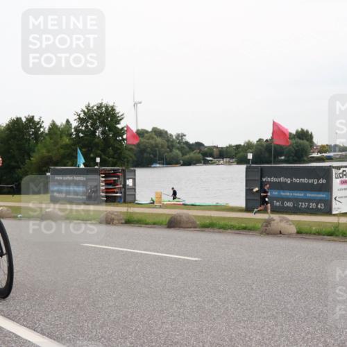 15.06.2025 - 27. Vierlanden-Triathlon H.Heesch http://msf.ph/oto/8008788 15.06.2025 10:50:08 Radfahren 39, 54, 150, 215, 225 meine-sportfotos.de