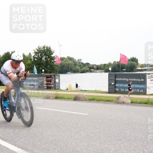 15.06.2025 - 27. Vierlanden-Triathlon H.Heesch http://msf.ph/oto/8008794 15.06.2025 10:50:09 Radfahren 39, 54, 150, 225, 409 meine-sportfotos.de