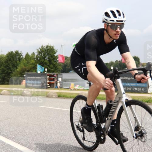 21.06.2025 - 27. Vierlanden-Triathlon H.Heesch http://msf.ph/oto/8008800 15.06.2025 12:19:39 Radfahren 637, 646, 647, 855, 953 meine-sportfotos.de