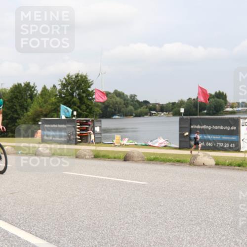 21.06.2025 - 27. Vierlanden-Triathlon H.Heesch http://msf.ph/oto/8008809 15.06.2025 12:19:40 Radfahren 637, 646, 647, 844, 855, 953 meine-sportfotos.de