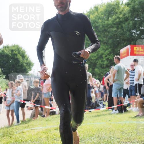 15.06.2025 - 27. Vierlanden-Triathlon KatJ http://msf.ph/oto/8008819 15.06.2025 10:07:05 Schwimmen 131, 376, 429, 462, 467 meine-sportfotos.de