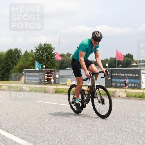 21.06.2025 - 27. Vierlanden-Triathlon H.Heesch http://msf.ph/oto/8008825 15.06.2025 12:19:40 Radfahren 637, 646, 647, 844, 855, 953 meine-sportfotos.de