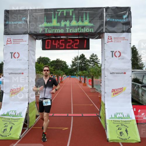 15.06.2025 - 7 Türme Triathlon Michael Strokosch http://msf.ph/oto/8008846 15.06.2025 14:52:21 Ziel 453 meine-sportfotos.de