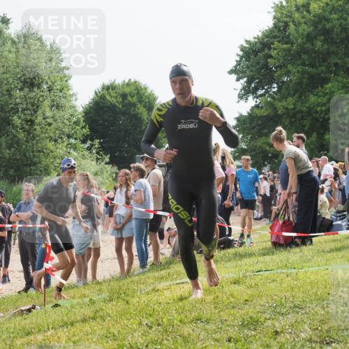 15.06.2025 - 27. Vierlanden-Triathlon KatJ http://msf.ph/oto/8008871 15.06.2025 10:07:09 Schwimmen 131, 376, 429, 462, 467 meine-sportfotos.de