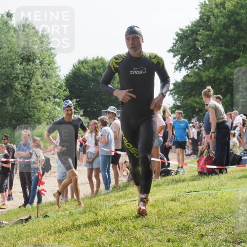 15.06.2025 - 27. Vierlanden-Triathlon KatJ http://msf.ph/oto/8008884 15.06.2025 10:07:10 Schwimmen 131, 376, 429, 462 meine-sportfotos.de