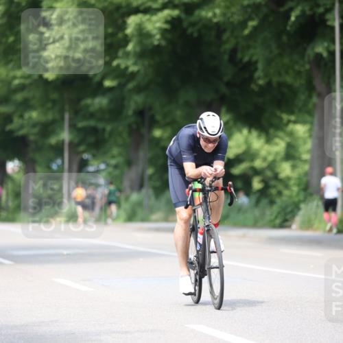 15.06.2025 - 7 Türme Triathlon Yannick Fuchs http://msf.ph/oto/8008890 15.06.2025 13:23:34 Radfahren 451, 580 meine-sportfotos.de