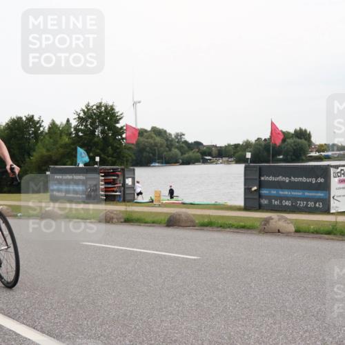 15.06.2025 - 27. Vierlanden-Triathlon H.Heesch http://msf.ph/oto/8008905 15.06.2025 10:51:05 Radfahren 120, 171, 403 meine-sportfotos.de