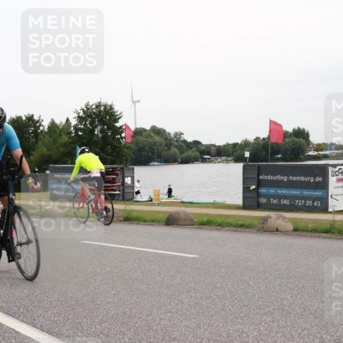 15.06.2025 - 27. Vierlanden-Triathlon H.Heesch http://msf.ph/oto/8008920 15.06.2025 10:51:13 Radfahren 161, 381 meine-sportfotos.de