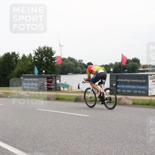 15.06.2025 - 27. Vierlanden-Triathlon H.Heesch http://msf.ph/oto/8008935 15.06.2025 10:51:41 Radfahren 183 meine-sportfotos.de