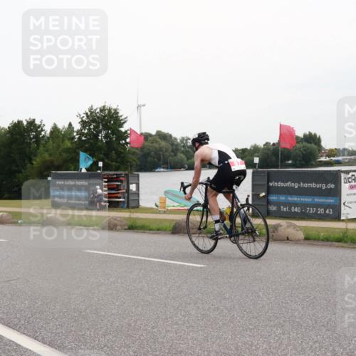 15.06.2025 - 27. Vierlanden-Triathlon H.Heesch http://msf.ph/oto/8008958 15.06.2025 10:51:47 Radfahren 47, 183, 233 meine-sportfotos.de