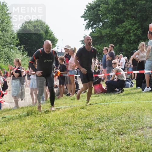 15.06.2025 - 27. Vierlanden-Triathlon KatJ http://msf.ph/oto/8008977 15.06.2025 10:07:19 Schwimmen 383, 431, 459, 462 meine-sportfotos.de