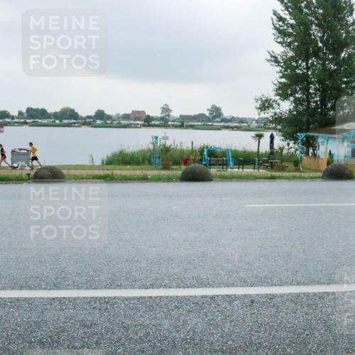 21.06.2025 - 27. Vierlanden-Triathlon H.Heesch http://msf.ph/oto/8008995 15.06.2025 13:28:48 Radfahren 893, 1305, 1316 meine-sportfotos.de