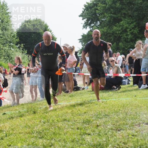 15.06.2025 - 27. Vierlanden-Triathlon KatJ http://msf.ph/oto/8009001 15.06.2025 10:07:20 Schwimmen 374, 383, 431, 459, 462 meine-sportfotos.de
