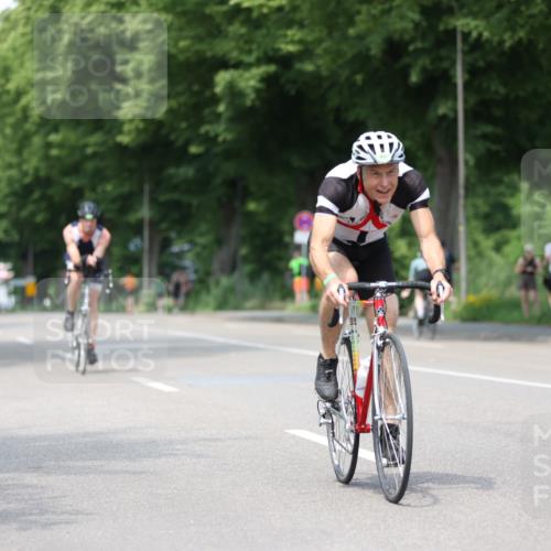 15.06.2025 - 7 Türme Triathlon Yannick Fuchs http://msf.ph/oto/8009004 15.06.2025 13:23:38 Radfahren 451, 580, 1181 meine-sportfotos.de