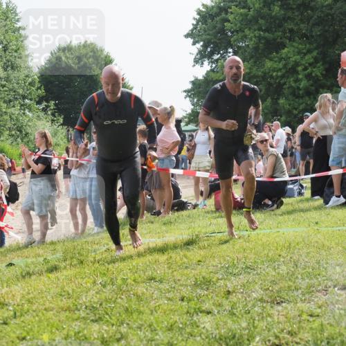15.06.2025 - 27. Vierlanden-Triathlon KatJ http://msf.ph/oto/8009007 15.06.2025 10:07:20 Schwimmen 374, 383, 431, 459, 462 meine-sportfotos.de