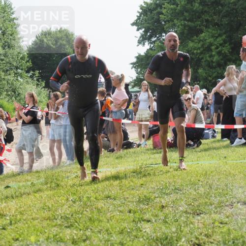 15.06.2025 - 27. Vierlanden-Triathlon KatJ http://msf.ph/oto/8009011 15.06.2025 10:07:20 Schwimmen 374, 383, 431, 459, 462 meine-sportfotos.de