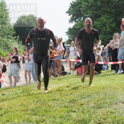 15.06.2025 - 27. Vierlanden-Triathlon KatJ http://msf.ph/oto/8009021 15.06.2025 10:07:20 Schwimmen 374, 383, 431, 459, 462 meine-sportfotos.de