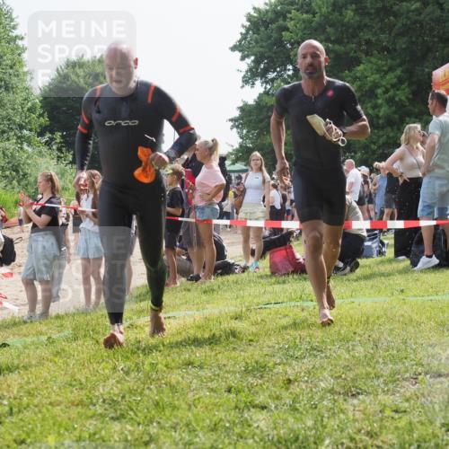 15.06.2025 - 27. Vierlanden-Triathlon KatJ http://msf.ph/oto/8009031 15.06.2025 10:07:20 Schwimmen 374, 383, 431, 459, 462 meine-sportfotos.de