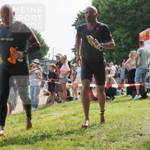 15.06.2025 - 27. Vierlanden-Triathlon KatJ http://msf.ph/oto/8009050 15.06.2025 10:07:21 Schwimmen 374, 383, 431, 459 meine-sportfotos.de